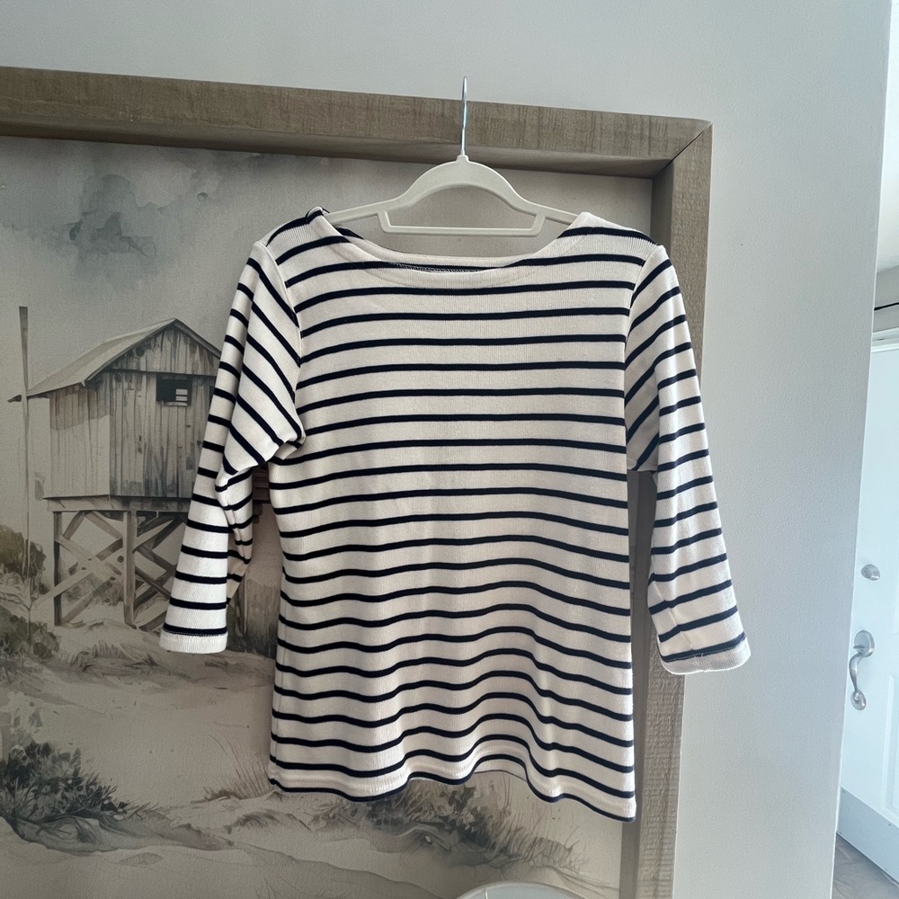 Women’s LL Bean 3/4 sleeve. Navy striped top. Medium.